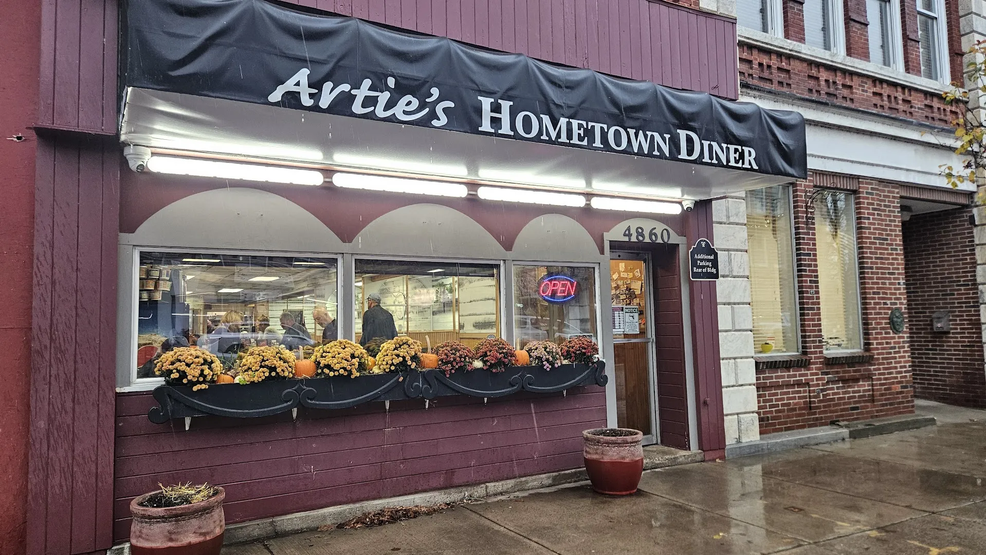 Artie's Hometown Diner